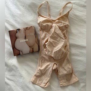 SKIMS Maternity Sculpting Bodysuit Mid Thigh